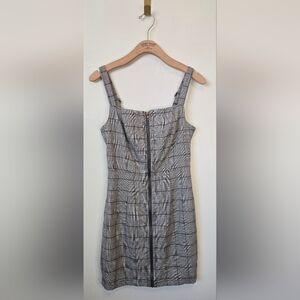 38. Black and White Sheath Mini Dress Sleeveless